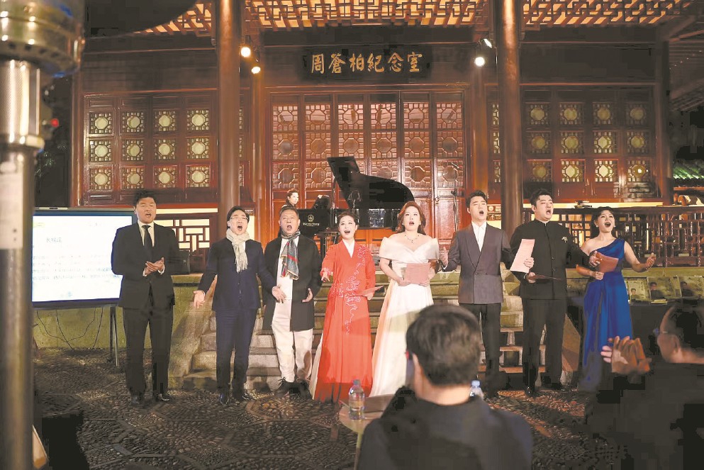 《长城谣》黑胶唱片在武汉首发，廖昌永深情歌唱致敬恩师周小燕