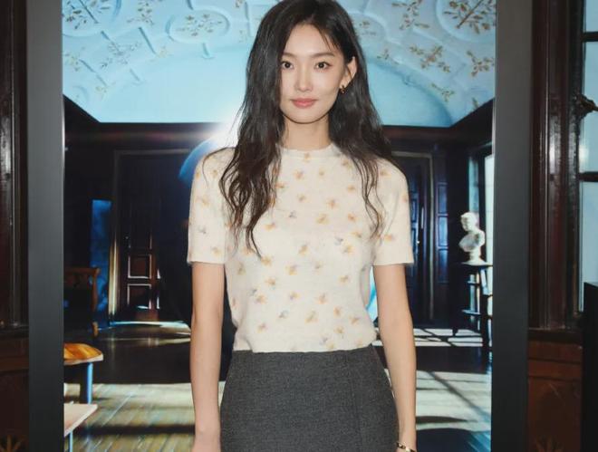 周依然评论区沦陷！自曝家中有人脉资源太好，压番于适演肖战女主